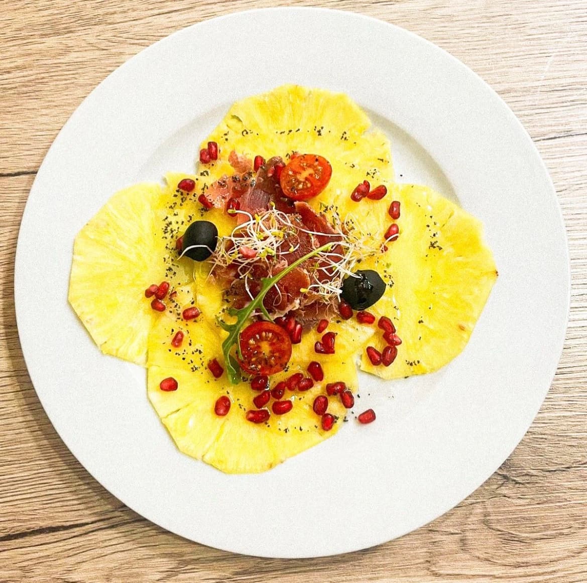 Carpaccio de piña
