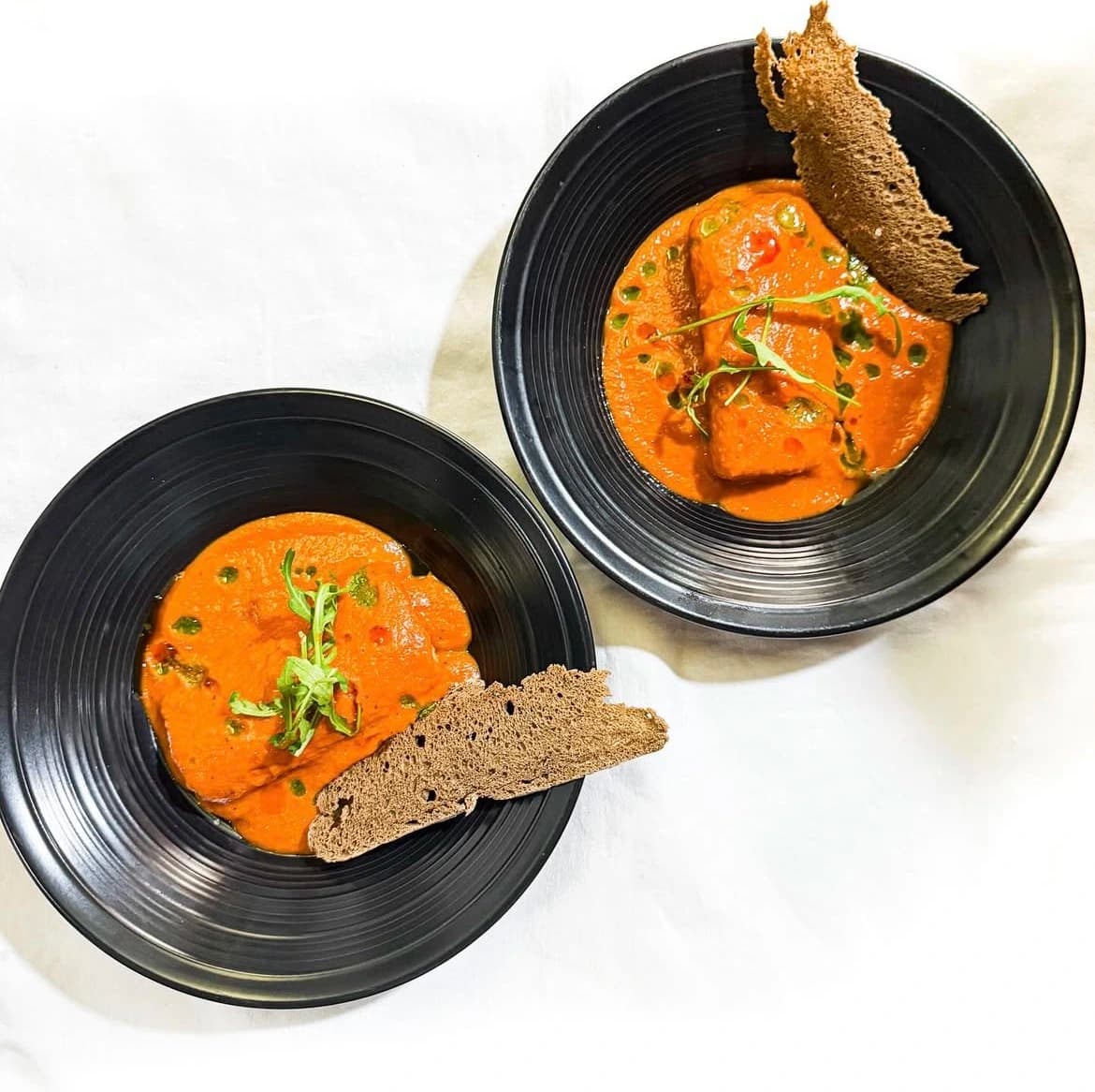 Bacalao con salsa de tomate casera